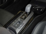 電動パーキングブレーキ・ブレーキホールドを装備してます。ホールド機能は信号待ちが多い一般道で疲労軽減になり、大好評です!