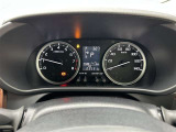 シンプルなデザインで視認性の良いメーターは安全運転をサポートしてくれますよ。