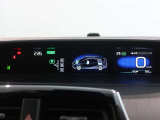 とっても見やすいメーターです。夜間時はラグジュアリーな気分にさせてくれる照明が魅力ですので、夜のドライブも楽しみになりますよ♪