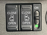 【両側パワースライドドア】スマートキーや運転席のスイッチで後席両側スライドドアの開閉が可能♪電動だから力を入れてドアを開ける必要が無く、小さなお子様でも簡単に開け閉めでき快適です♪