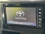 【純正ナビ】人気の純正ナビを装備しております。ナビの使いやすさはもちろん、オーディオ機能も充実!キャンプや旅行はもちろん、通勤や買い物など普段のドライブも楽しくなるはず♪