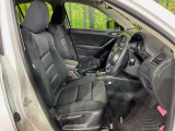運転席シート廻りは使用感も少なく、良好な状態となっています。丁寧に使われていたことがよくわかりますね。