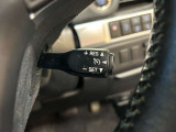 高速道路で便利な【クルーズコントロール】も装着済み。アクセルを離しても一定速度で走行ができる装備です。加速減速もスイッチ操作でOKです。