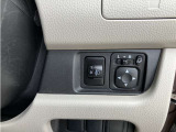 電動格納ドアミラー、マニュアルレベライザーになります☆