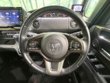 【純正革巻きステアリング】上質な革を使用することで、手にしっかり馴染みとても運転しやすいハンドルです♪