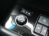 駐車時や狭い道でのすれ違い時に気を使うミラー。電動格納式ドアミラーはそんな時に便利です。