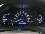 とっても見やすいメーターです。夜間時はラグジュアリーな気分にさせてくれる照明が魅力ですので、夜のドライブも楽しみになりますよ♪