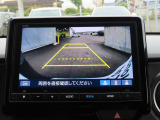 リアワイドカメラシステム!従来の視野に加えて、後方側方を約180&deg;まで見えるワイドビューと、後方を真上から見たような視野で駐車時などに便利なトップダウンビューの3つの視野があります!