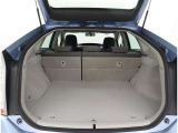 ラゲージスペースだって広々です!車種によっては床下収納やシートの折り畳み、またシートを動かして更にお荷物積めちゃいます♪