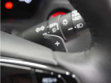 ◆減速セレクター装備◆ステアリングホイールの左右に取り付けられた2つのパドルスイッチで減速の強さを調整。 左側の「-」を操作すると減速を強く、右側の「+」を操作すると減速を弱くすることができます。