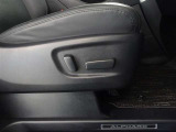 パワーシート搭載。微妙な調整が手軽にでき、ピッタリのポジションで運転することが可能です。