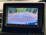 【バックカメラ】駐車時に後方がリアルタイム映像で確認できます。大型商業施設や立体駐車場での駐車時や、夜間のバック時に大活躍!運転スキルに関わらず、今や必須となった装備のひとつです!