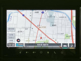 運転をサポートするナビゲーションシステム。オーディオ機能も充実しており、快適なドライブを演出します。情報収集もスムーズです。