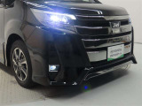 高輝度で点灯速度が速く、しかも消費電力の少ないLEDヘッドライトが装備されています!LEDの明るい光が走行中の視界の確保をサポートして、夜のドライブがより楽しく安全に運転できます♪