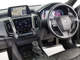 使いやすさや安全性を追求したステアリング周り!高級車ゆえにスイッチ類が多いのも特徴ですね!考え尽くされた配置ですぐに使いこなす事が出来ますのでご安心下さい!是非、体感してみて下さい!!