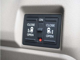 ◆両側電動スライドドア◆狭い駐車場でも乗り降りが楽々♪お子様が隣の車にドアを当ててしまう心配もございません!小さなお子様連れの方もこれで安心。