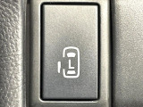 【パワースライドドア】スマートキーや運転席のスイッチでスライドドアの開閉が可能♪電動だから力を入れてドアを開ける必要が無く、小さいお子様でも、重い荷物を持っている時もラクに開け閉めできます♪