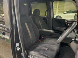 クッション性のあるシートで長時間の運転も疲れにくくなっております♪