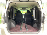 普段のお買い物や通勤、送迎等に十分な荷室スペースを確保しております。セカンドシートを倒すと、大きな荷物の積載も可能です♪
