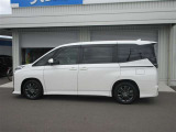 当社では全車、納車前にサービス工場で点検整備を実施しております。そこで確認された不具合箇所は修理しておりますのでご安心下さい。また納車後お気になる点がございましたら気軽にご相談ください。