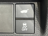 【パワーバックドア】スマートキーや運転席のボタンを押すだけでリアゲートが自動で開閉します!荷物を持っている時や、高い位置にあるバックドアを閉める際に便利な機能です♪