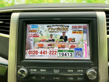 停車中にテレビや動画を楽しむことができます。休憩時間のお供に最適。ドライブ中の長距離移動も快適に過ごせますね。
