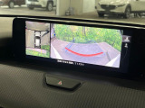 【360&deg;ビューモニター】専用のカメラにより、上から見下ろしたような視点で360度クルマの周囲を確認することができます☆死角部分も確認しやすく、狭い場所での切り返しや駐車もスムーズに行えます。
