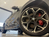 サービスにはドイツ本国と同様に教育と訓練を受け、BMWを知り尽くした「マイスター」が数多く在籍しております。360度による納車前点検整備で、お客様に安心と安全をお届けいたします。