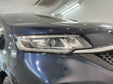LEDヘッドライトは、点灯の瞬間から最大光量を発揮し、突然暗くなるトンネルなどでの安定感を高めます。
