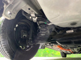 お車を安心してお乗りいただく為には、足回りの定期点検が欠かせません。サービスサポート(有償保証)では無料点検もご提供しており、安心のカーライフをお過ごしいただけるサポート体制が整っています。
