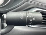 【オートライト(AUTO)】外の明るさをシステムが感知して、自動でヘッドライトが点灯します。ヘッドライトをつけ忘れを防ぐ便利機能です。