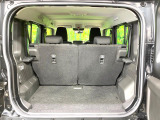 普段のお買い物や通勤、送迎等に十分な荷室スペースを確保しております。セカンドシートを倒すと、大きな荷物の積載も可能です♪