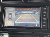後方確認をサポートするモニター画面で、駐車や車庫入れがより安全に。運転に自信がない方にもおすすめです。