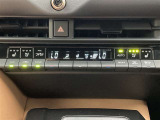 オートエアコンは温度を設定するだけで、自動で風量などを設定してくれます。運転しながら操作も必要ないので、安全性も向上します。