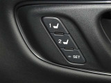 運転席のパワーシートは2名様分までメモリー機能付きです。