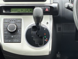 ゲート式で使いやすいシフトノブ