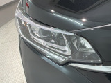 LEDヘッドライトは、点灯の瞬間から最大光量を発揮し、突然暗くなるトンネルなどでの安定感を高めます。