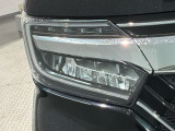 LEDヘッドライトは、点灯の瞬間から最大光量を発揮し、突然暗くなるトンネルなどでの安定感を高めます。
