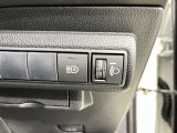 オートマチックハイビームとは、先行車や対向車のライトを認識し、ハイビームとロービームを自動で切り替える機能です。夜道の視界を確保します。詳細は販売店スタッフまでおたずねください。