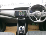 操作しやすい運転席廻り!操作パネルも使いやすい!!ドライブが楽しくなります!