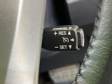 【クルーズコントロール】高速道路もラクラク走行。アクセルを離しても一定速度で走行ができ、長距離運転時の負担を軽減!加速・減速も簡単なスイッチ操作で調整できます。