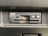 ETCももちろん搭載。いちいち料金所で停車する必要なんて当然ないです。スムーズにストレスなくドライブをお楽しみください。(※支払総額にセットアップ費用は含まれておりません。)
