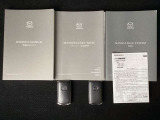 キーを携帯していればドアノブに触れるだけでドアの開錠・施錠が可能です。しかもキーを差し込むことなくエンジンの始動・停止も可能です。取扱説明書・メンテナンスノートが揃ってありますので安心です。