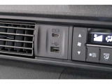 スマートフォンなどの音楽再生が可能なUSB接続ジャック装備車両です♪♪♪
