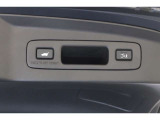 ☆電動リアゲート☆荷物で両手が塞がっていてもワンタッチボタンでリアテールゲートを自動で開閉できます。