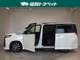 両側パワースライドドア付きだから、狭い駐車スペースなどでの 乗り降りラクラク!小さなお子さまのいるご家庭には嬉しい装備。