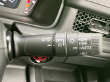 操作しやすいウインカーレバーは、安全な車線変更をサポートします。直感的な操作性で、運転に集中できます。クリアな操作感も魅力です。