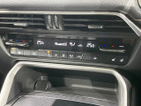 【ステアリングヒーター】冬場に冷たくなりやすい革巻きステアリングを、スイッチ一つで素早く適温に!エアコンよりも早く温まってくれるので、寒い日の運転も快適になりますね♪