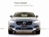 クリーンで張りのあるラインとたくましいディテールは、V90 Cross Countryが秘めた潜在能力の表れといえるでしょう。それはすなわち、ボルボのエステートが生まれ持った高い実用性と多用途性です。