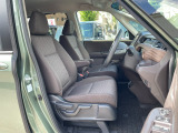 体を包み込む形のシートなので、長時間運転しても疲れません。